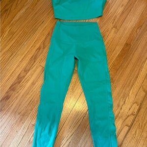 Tavi green workout set